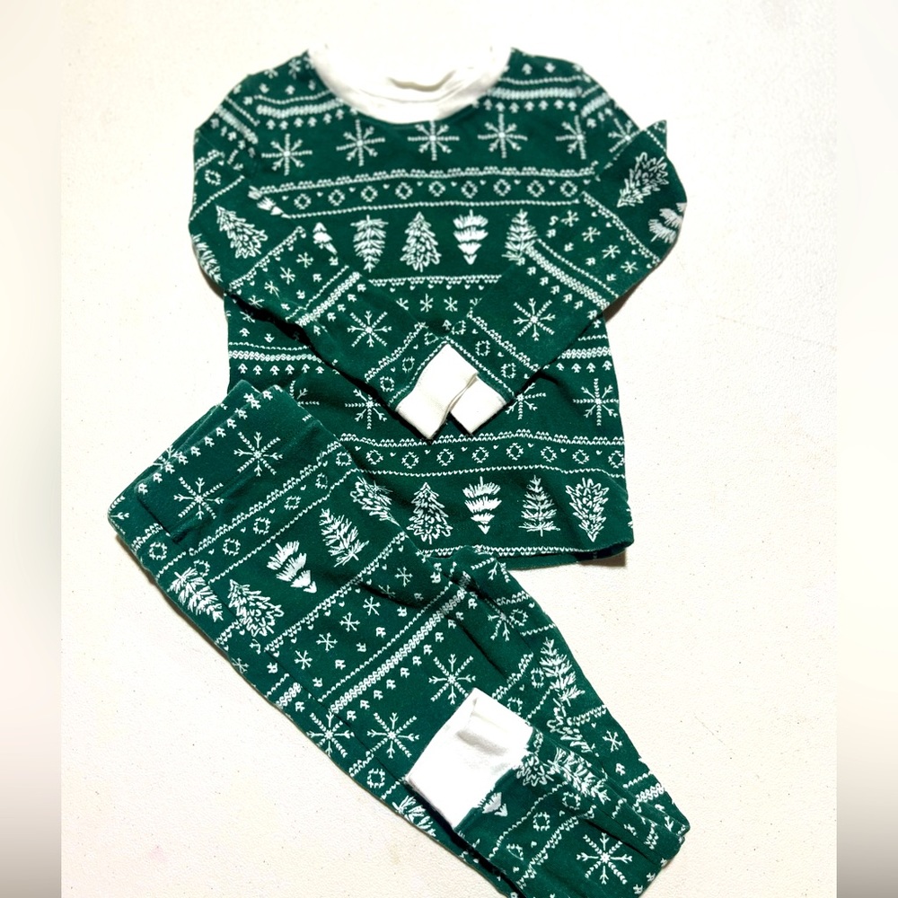 Lauren Conrad lovely Christmas Pajamas, perfect for photo shootings, etc